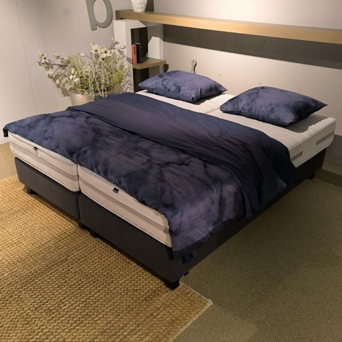 Eastborn Boxspring Q4600