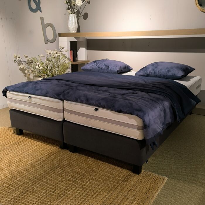 Eastborn Boxspring Q4600