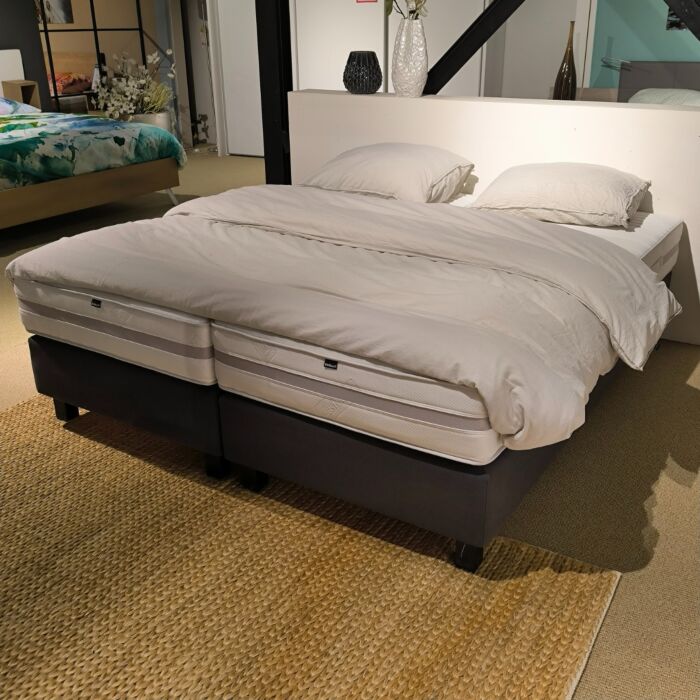 Eastborn Boxspring Q4400