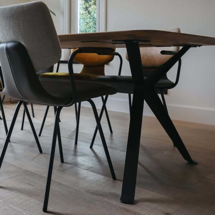 Eettafel Chat Bootsvorm