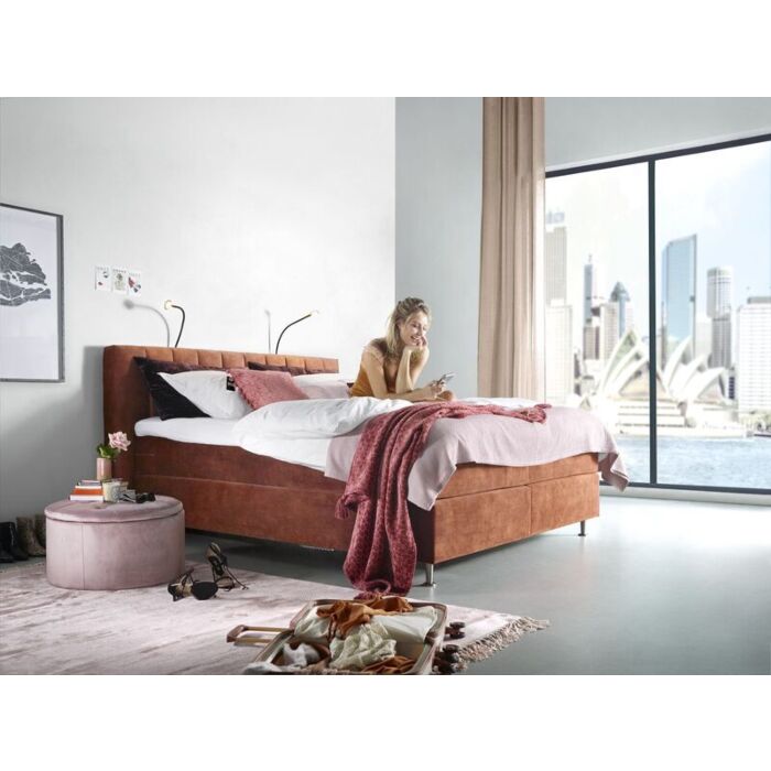 Showmodel Comfort Suite boxspring Room 564
