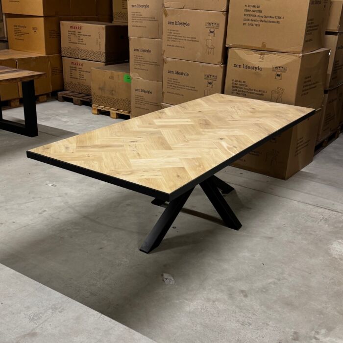 Eiken Tafel Visgraat Spinpoot 240x100cm