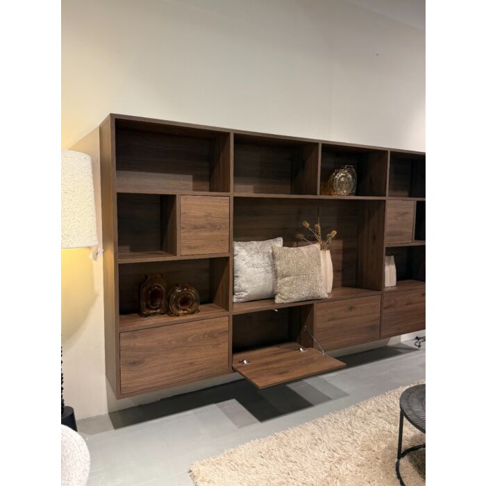 Wandkast Kuai Bruin