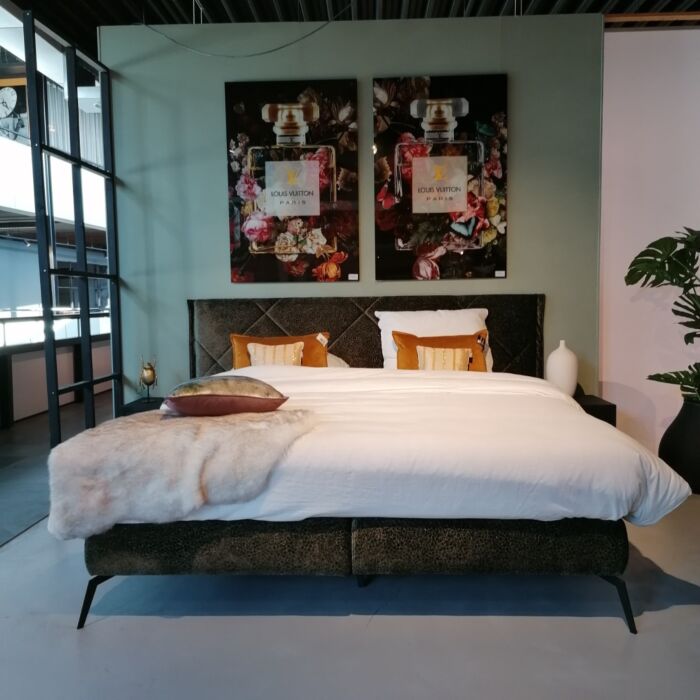 Paragon Boxspring Scarface