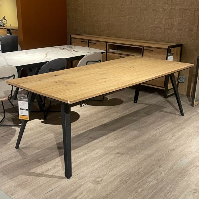 Henders & Hazel Eetkamertafel City