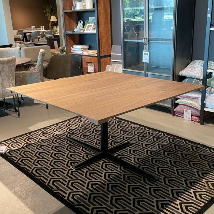 Eetkamertafel 140x140