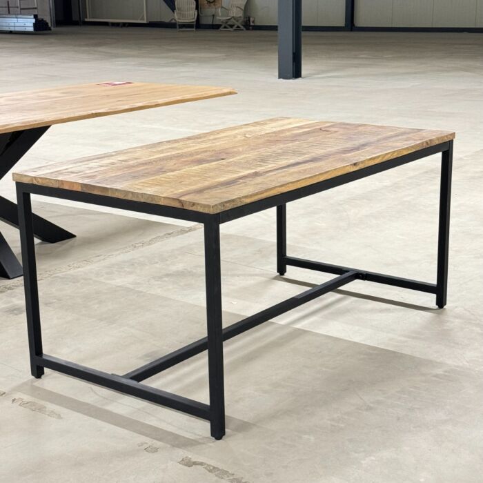 Mango Tafel Job