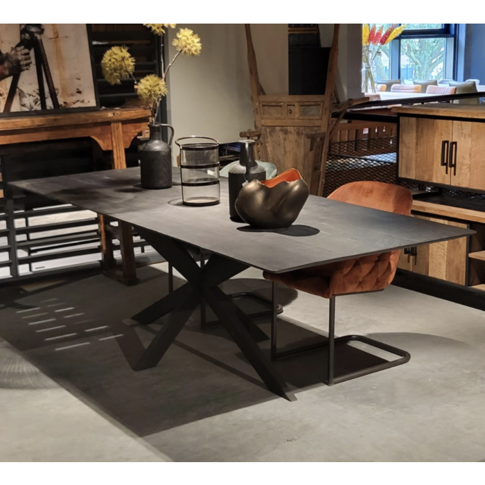 Zwarte Teakhouten Eettafel
