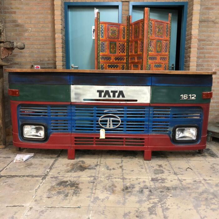 Truckbar Tata Oud Hout